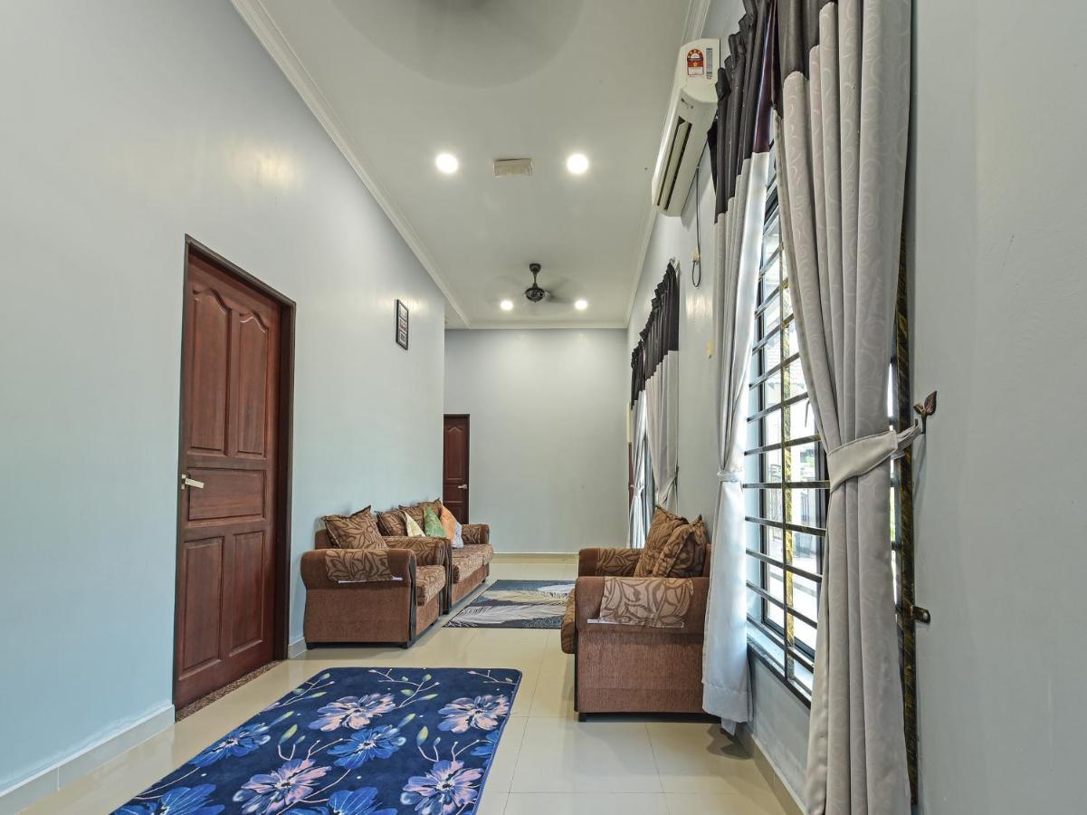 Oyo Home 90448 Nurbayu Guest House Chukai Luaran gambar