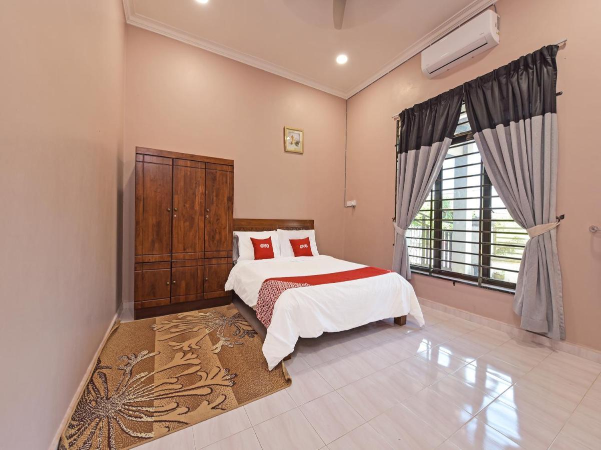 Oyo Home 90448 Nurbayu Guest House Chukai Luaran gambar