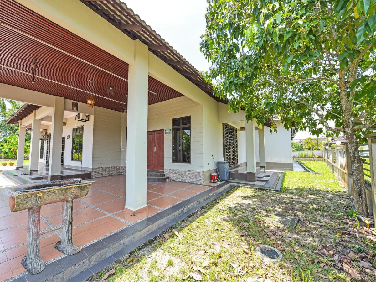 Oyo Home 90448 Nurbayu Guest House Chukai Luaran gambar
