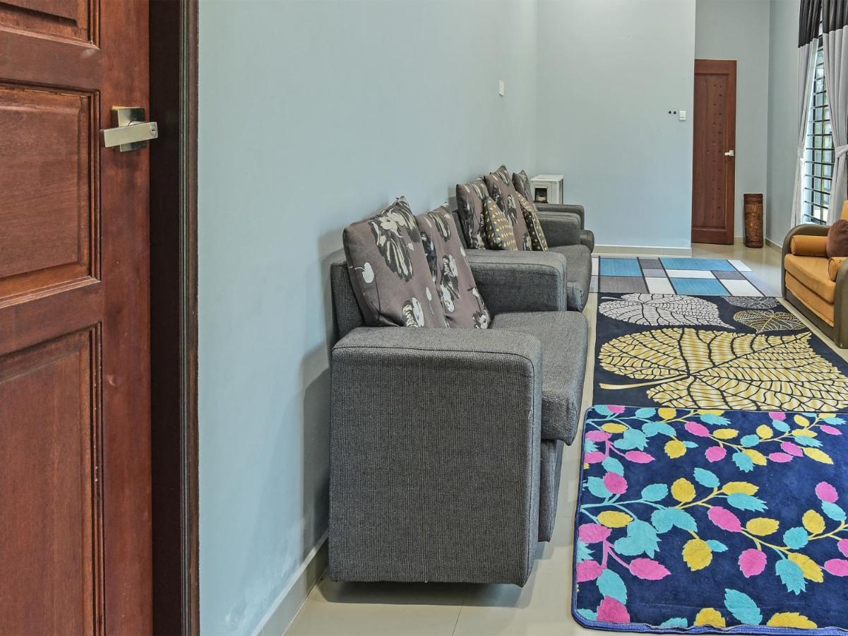 Oyo Home 90448 Nurbayu Guest House Chukai Luaran gambar