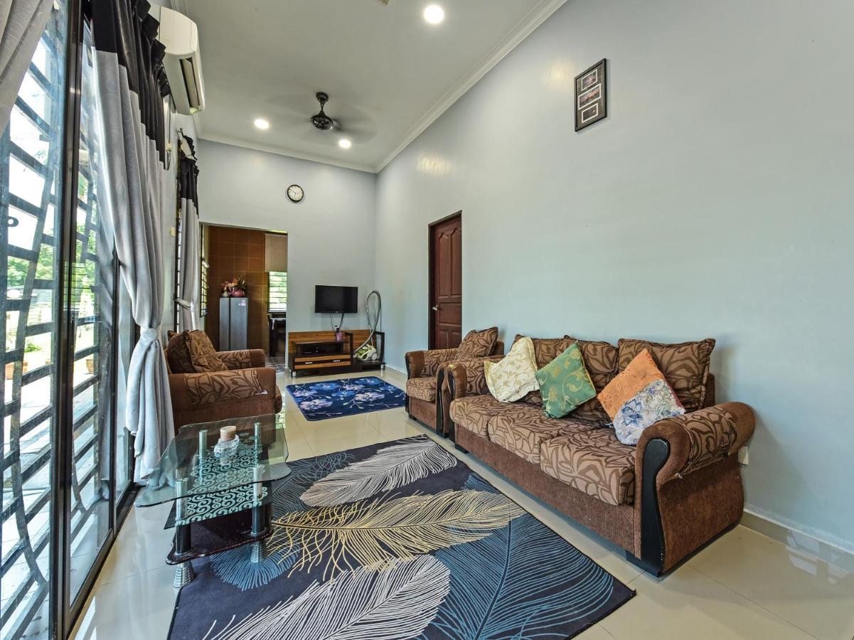 Oyo Home 90448 Nurbayu Guest House Chukai Luaran gambar