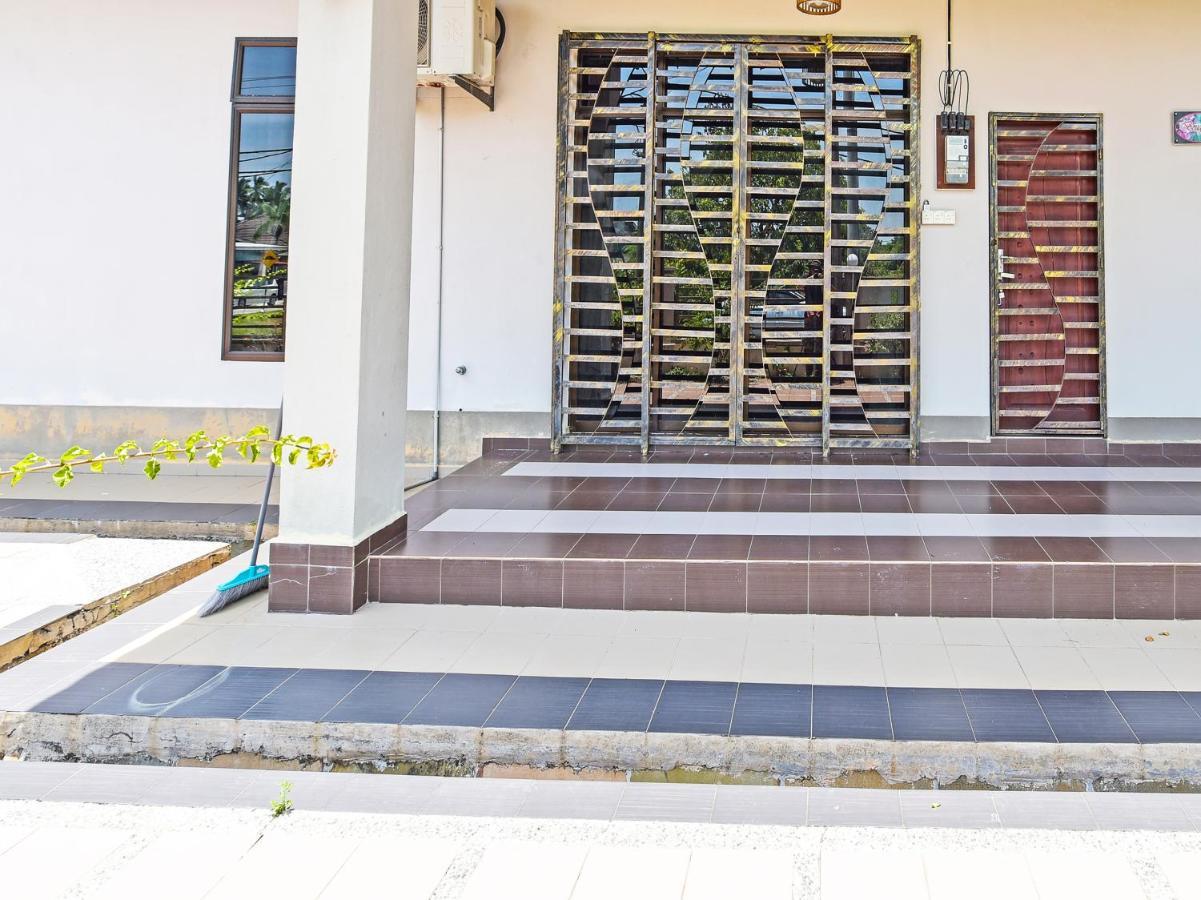 Oyo Home 90448 Nurbayu Guest House Chukai Luaran gambar