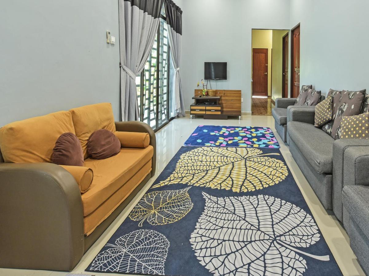 Oyo Home 90448 Nurbayu Guest House Chukai Luaran gambar