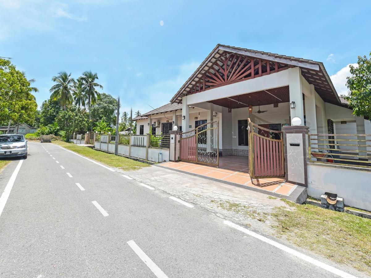 Oyo Home 90448 Nurbayu Guest House Chukai Luaran gambar