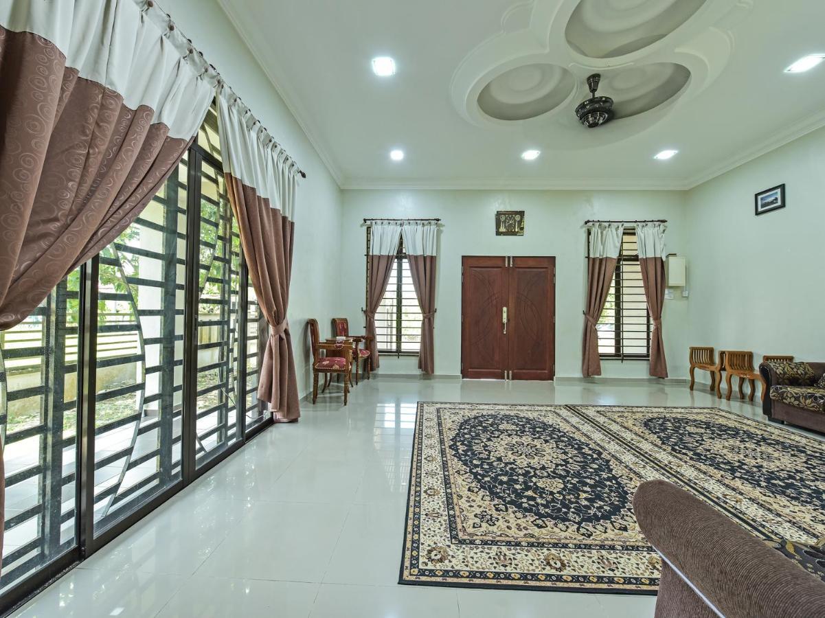 Oyo Home 90448 Nurbayu Guest House Chukai Luaran gambar