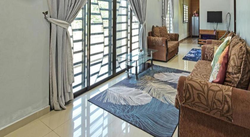Oyo Home 90448 Nurbayu Guest House Chukai Luaran gambar
